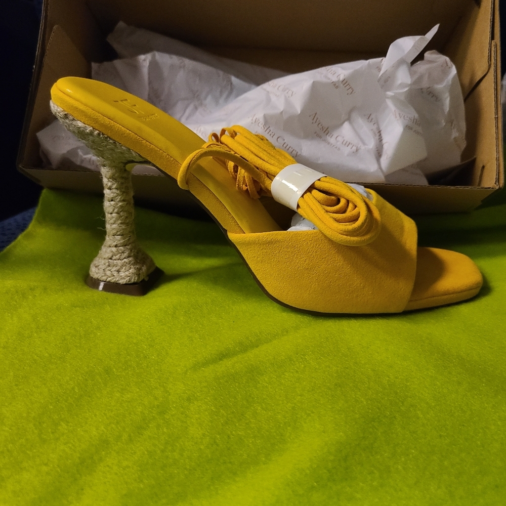 Sz 8 Ayesha Taylor TORI mustard ankle wrap sandals..NBW